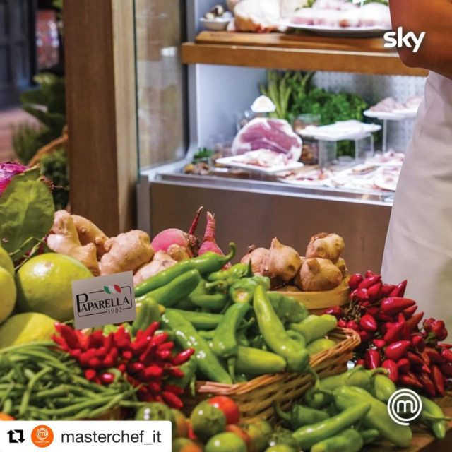 #Repost @masterchef_it with @get_repost
・・・
Beh, una dispensa così, mette una gran voglia di cucinare!👩🏻‍🍳

A stimolare tutta la creatività della Masterclass, la qualità di @paparellacompany.
#MasterChefIt